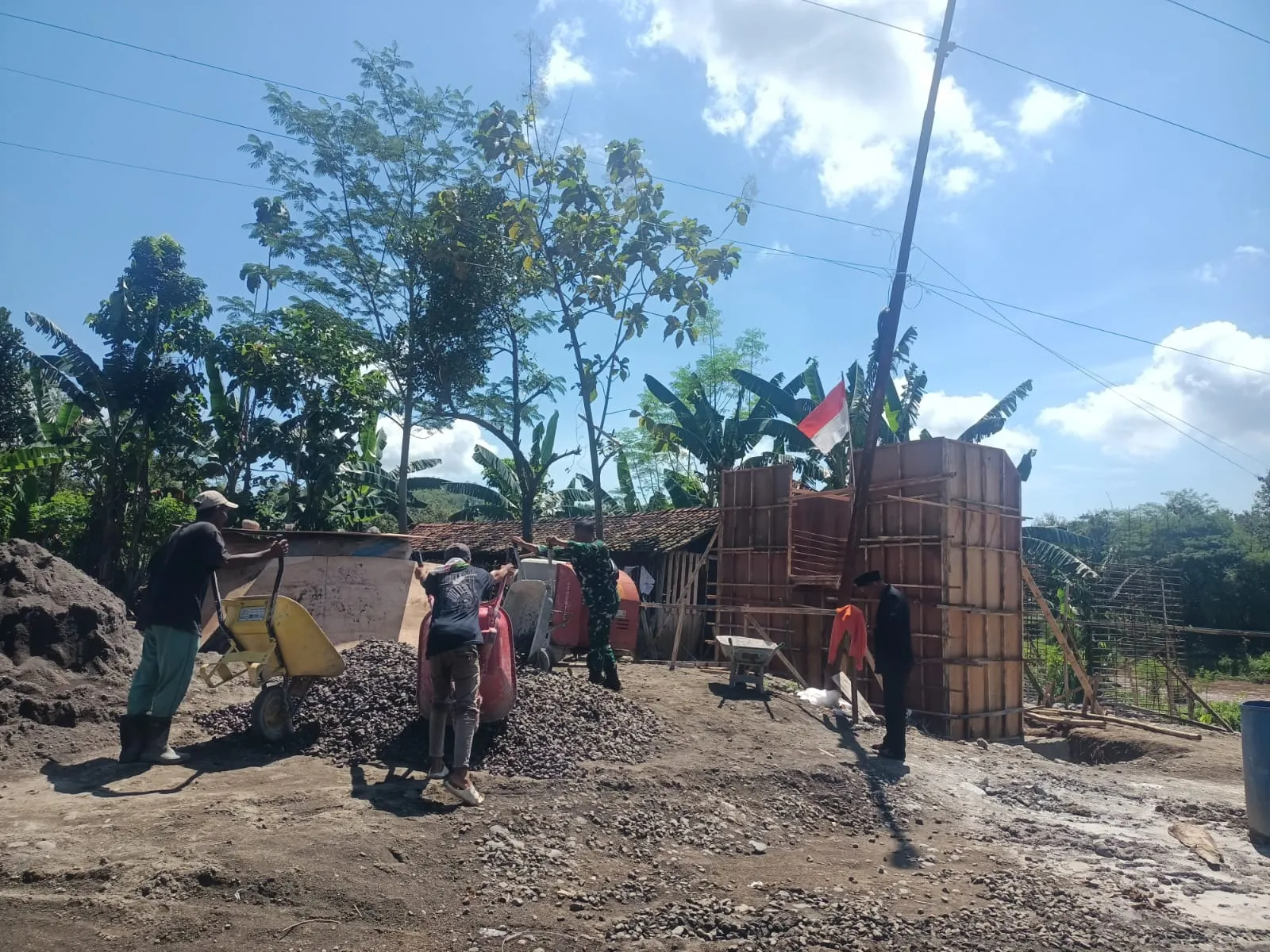 Tahap Penentu Dimulai, Begisting Jembatan Garuda di Desa Bolo Dikebut Jelang Pengecoran
